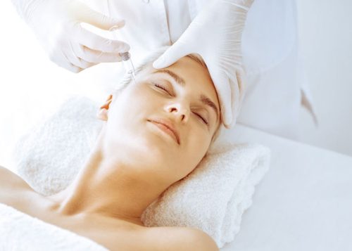 beautician-doctor-hands-doing-beauty-procedure-female-blonde-face-with-syringe-clinic-cosmetic-medicine-surgery-beauty-injections-concept-1000-72